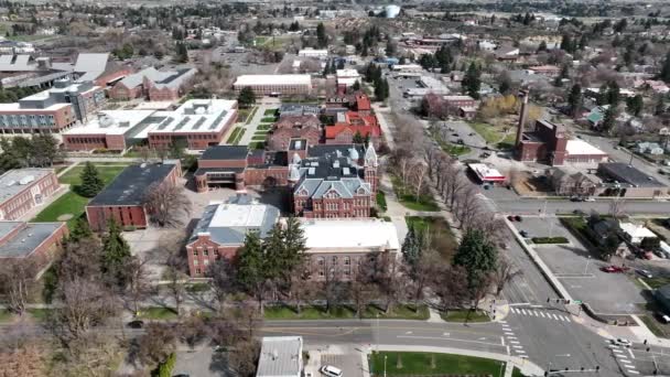 Cinematic Aerial Drone Trucking Shot Central Washington University Campus Main — Wideo stockowe