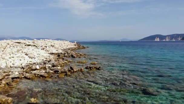 Helder Azuur Water Aan Kust Van Emplisi Beach Kefalonia Griekenland — Stockvideo