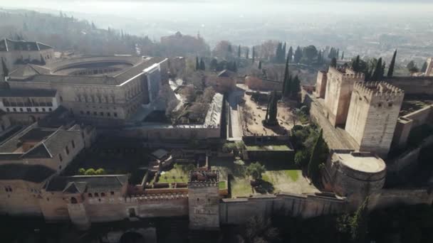 Aerial Circular View Magnificent Palace Fortress Complex Alhambra People Walking — ストック動画