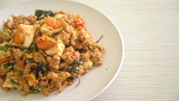 Cerdo Picado Frito Con Huevo Salado — Vídeos de Stock