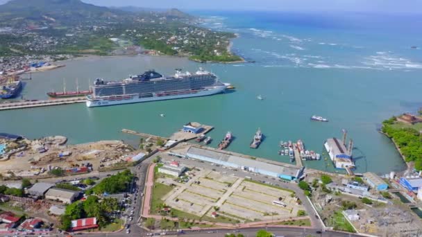 Crucero Amarrado Puerto Turístico Bahía Taino Puerto Plata República Dominicana — Vídeos de Stock