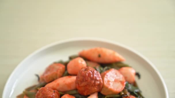 Mélanger Les Boulettes Poisson Frit Avec Sauce Yentafo Style Alimentaire — Video