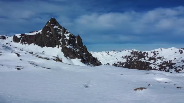 Icy Snowy Mountain Lake Winter — стоковое видео