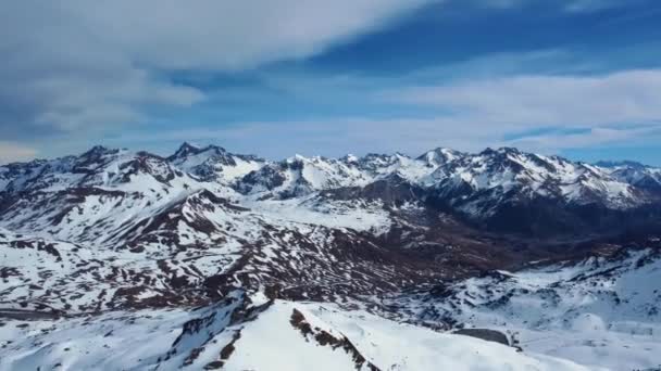 Veduta Aerea Lago Montagna Coperto Neve Ghiaccio — Video Stock