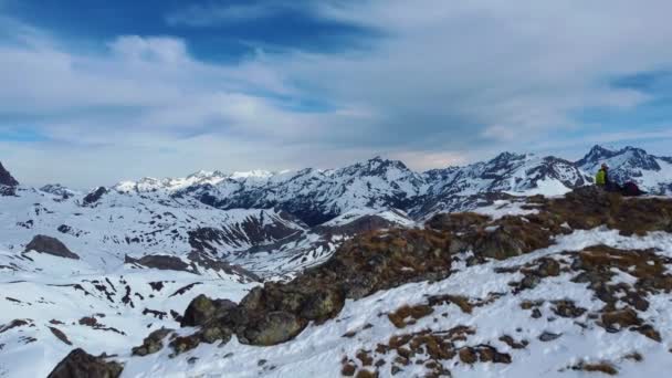 Kışın Bir Dağ Geçidinden Hava Manzarası — Stok video