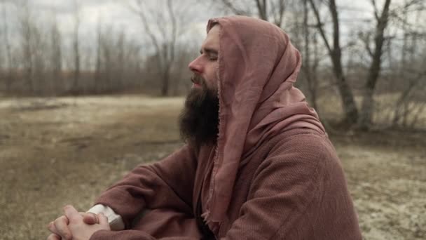 Jesus Christ Biblical Prophet Beard Wearing Brown Robe Tunic Hood — Stock videók