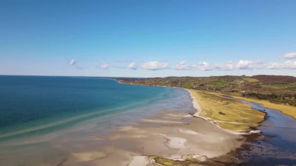 Uitzicht Vanuit Lucht Zee Sejerbugten Met Prachtige Zandbanken Groene Heuvels — Stockvideo