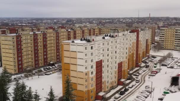 Drohnenschuss Auf Alte Sowjetische Architektur Stöckige Häuser Kivilinn — Stockvideo