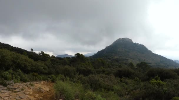 Amplo Tiro Pico Montanha Dia Nublado Concha Marbella Espanha — Vídeo de Stock