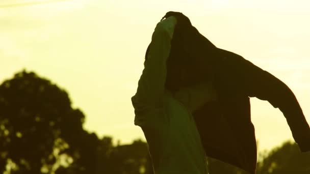 Young Man Preparing Wear Jacket Front Sunset Nairobi Africa — Video