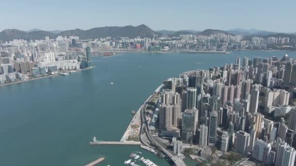 Luchtfoto Van Hong Kong Baai Wolkenkrabbers Een Prachtige Dag — Stockvideo