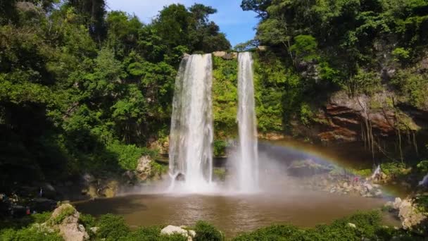 Bella Cascata Tropicale Nella Foresta Pluviale Con Arcobaleno Vista Aerea — Video Stock