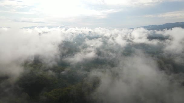 Flight Low Clouds Scenic View Skyscape Aerial Pull Away Reveal — Vídeo de stock