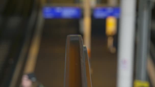 Close Hand Rail Escalator Hand Rides Escalator — Stok video
