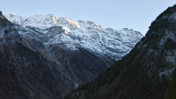 Herrliche Luftaufnahme Des Schneebedeckten Bergrückens Von Lauterbrunnen Hoch Oben Den — Stockvideo