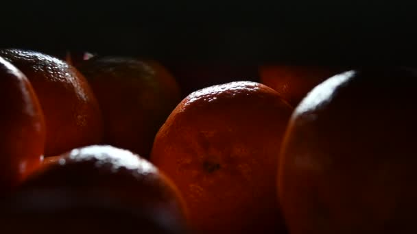 背光橘子在超级市场等待运输 — 图库视频影像