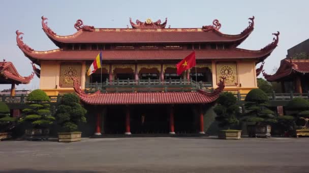 Main Building Buddhist Temple Gates Tower Main Building Vietnam Sunny — Vídeo de Stock
