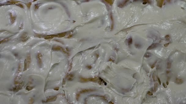 Overhead View Pan Freshly Baked Cinnamon Rolls Cream Cheese Icing — Stock Video