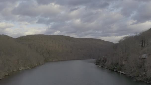 Winter Drohnenflug Über Dem See — Stockvideo