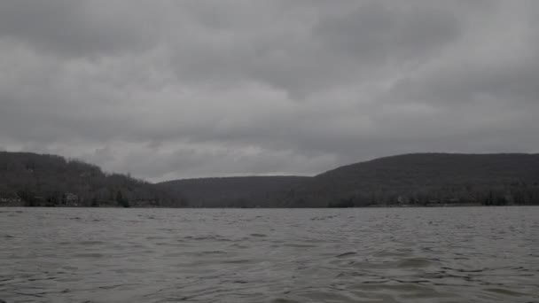 Water Level Shot Lake Hills Background — ストック動画