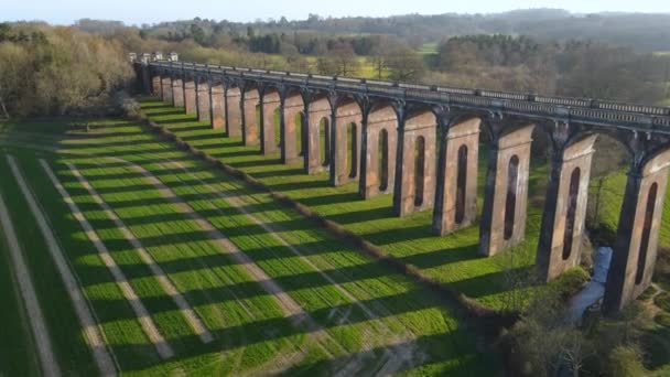 Viaduc Ouse Valley Balcombe Traversant Campagne Anglaise Verte Sussex Angleterre — Video