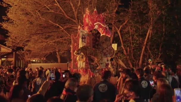 Multitud Reúne Alrededor Del Año Ardiente Tiger Float Festival Tradicional — Vídeos de Stock