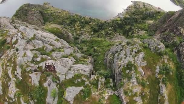 Cliffdiving Henningsvaer Festvagtind Overlooking Ocean Henningsvaer Slowmotion — Video Stock