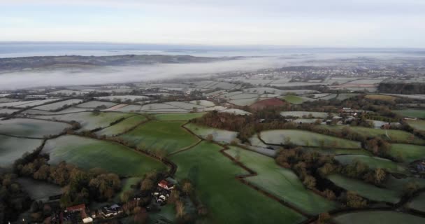 Luchtfoto Achterstevoren Van Het Devon Countryside England Een Mistige Ochtend — Stockvideo