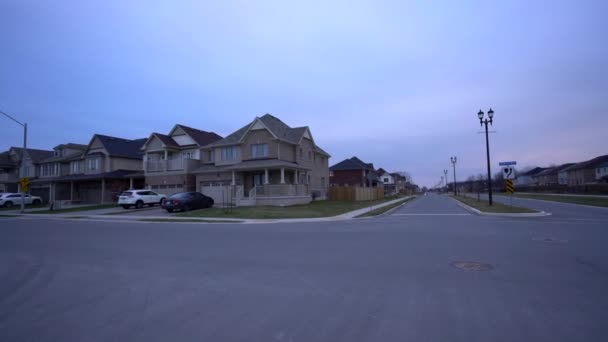 Long Street Urban Neighbourhood Canada Overcast Day Middle Upper Middle — стоковое видео