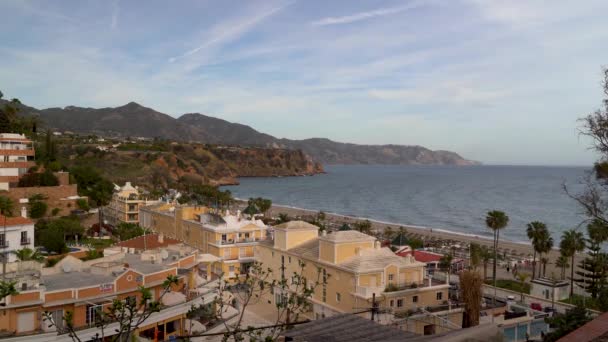 Hermosa Vista Hacia Ciudad Costera Con Edificios Modernos — Vídeos de Stock