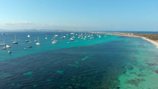 Drone Vídeo Ses Illetes Praia Beso Formentera Durante Pôr Sol — Vídeo de Stock