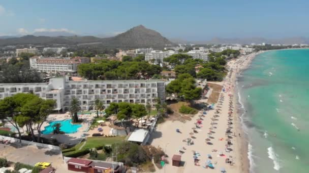 Drone Video Van Noordoostelijke Kust Van Mallorca Bergen Achtergrond — Stockvideo