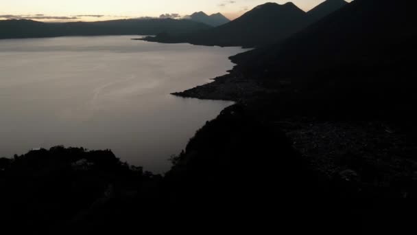 Vista Cara Maya Lago Atitlán Guatemala Los Volcanes Que Rodean — Vídeos de Stock