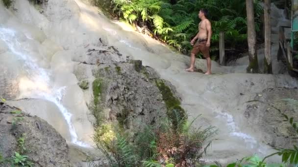 Local People Enjoy Sunny Day Tropical Waterfall Thailand Asia — Wideo stockowe