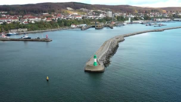 24Fps Fly Away Shot Longer Breakwater Europe — Stock video