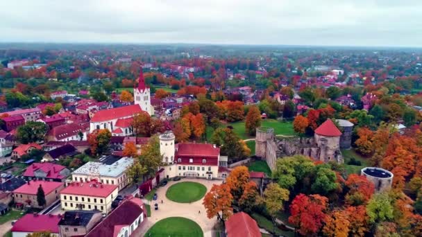 Aerial Cofania Ruchu Strzał Nad Kultowym Średniowiecznym Zamku Nazwie Csis — Wideo stockowe