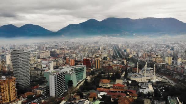 Aerial Timelapse Shot Albania Capital Tirana Cloudy Day Smog — Vídeo de stock