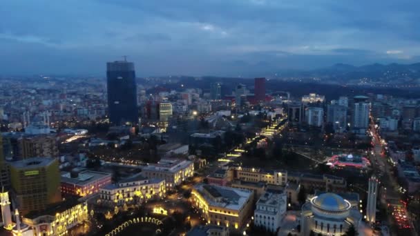 Nachtaufnahme Der Innenstadt Von Tirana Albanien Nach Neujahr Und Weihnachten — Stockvideo