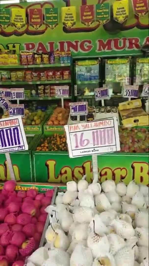 Obchod Ovocem Který Prodává Spoustu Slev Pro Nakupující Blora Central — Stock video