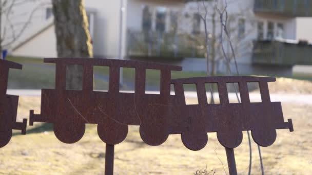 Großaufnahme Verrostete Eisenbahn Handwerk Garten Pan — Stockvideo