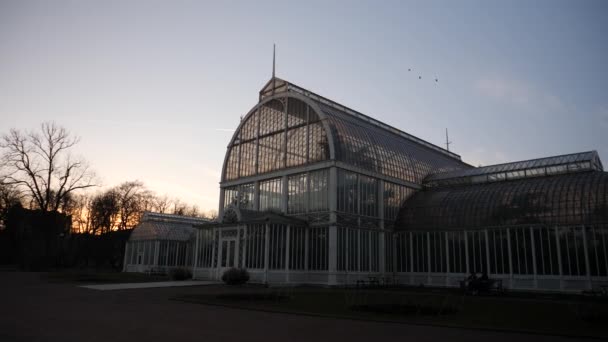 Panning Wide Shot Garden Society Gothenburg Trdgrdsfreningen Gteborg Sunset Glass — Videoclip de stoc