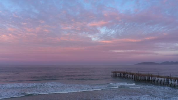 Sunset Pink Tint Ends Another Day Pismo Beach Landmark Pier — Vídeo de stock