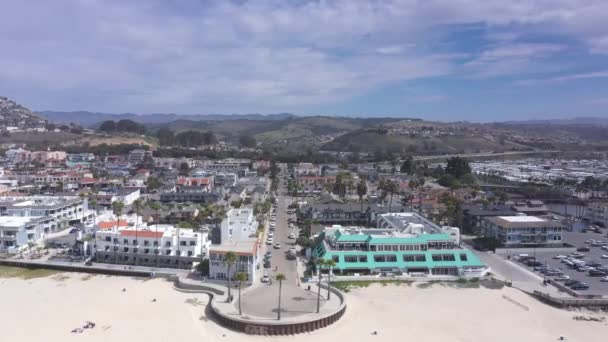 Pismo Beach Road Ending Scenic Overlook Hotels Waterfront Aerial View — Stockvideo