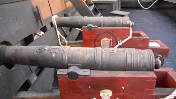Vecchi Cannoni Antica Nave Ingranaggi — Video Stock