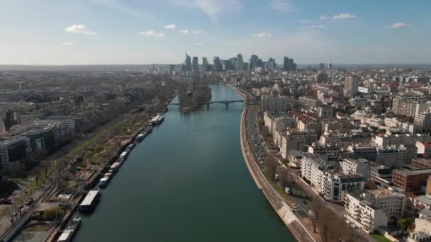 パリ郊外の空中ビデオ ディフェンスの眺め — ストック動画