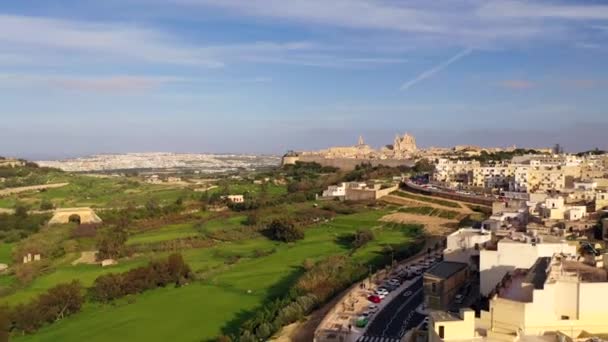 Luftaufnahme Von Mdina Und Seinen Befestigungsanlagen Mit Der Kathedrale Von — Stockvideo