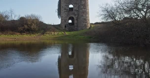 Ruins Towanroath Shaft Engine House Reflected Body Water Ale Cakes — Stockvideo