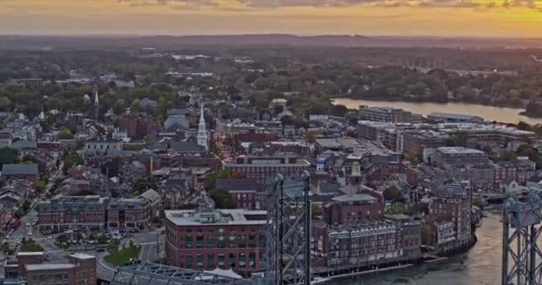 Portsmouth New Hampshire Aerial V18 Cinematic Shot Picture Perfect Downtown — Stockvideo