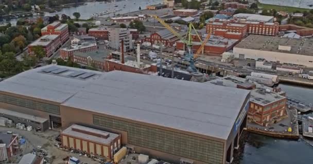 Portsmouth New Hampshire Aerial V10 Birds Eye View Overlooking Oldest — Stock video