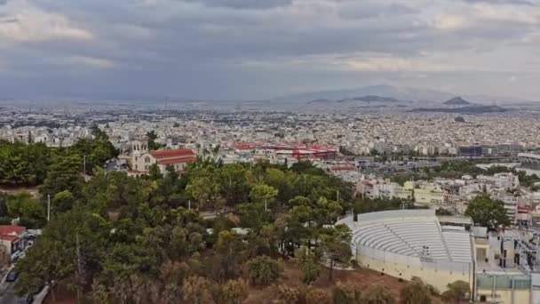 Πειραιάς Ελλάδα Aerial Panoramic Low Level Flyover Kastella Hilltop Capturing — Αρχείο Βίντεο